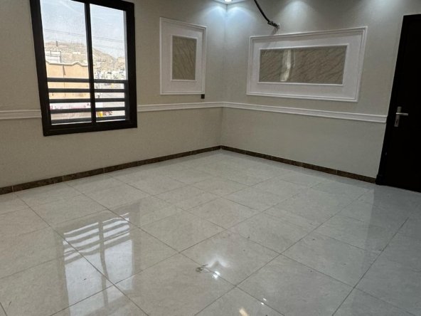 شقق 5 غرف في حي التيسير بجدة